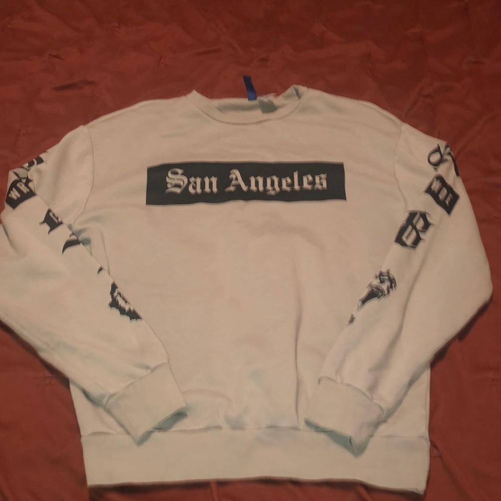 Graphic crew lack in light gray/khaki